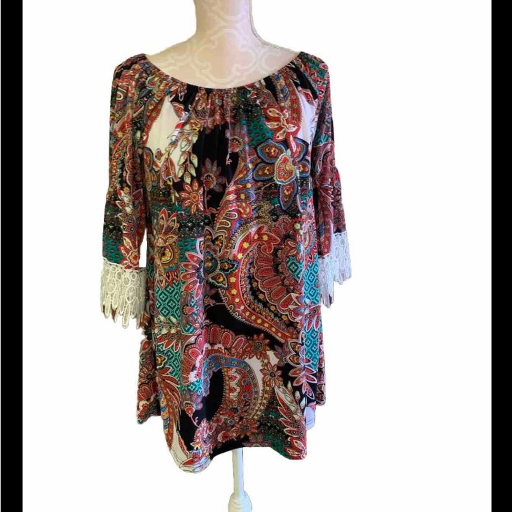 Win Win Half Sleeve Lace Tunic Floral Woman’s Size S-M
